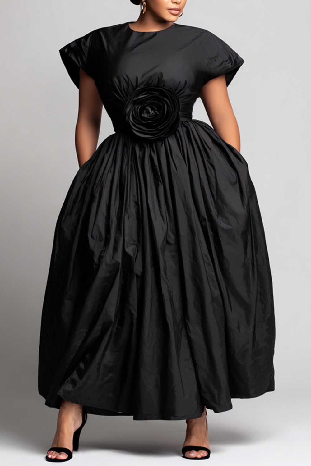 Semi  Black Round Neck Short Sleeve 3D Casual Pocket Maxi Dresses
