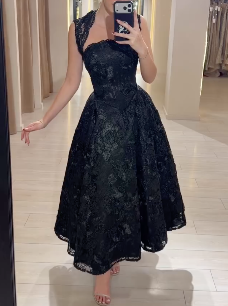 Vintage Style Black Lace Tea-Length Dress
