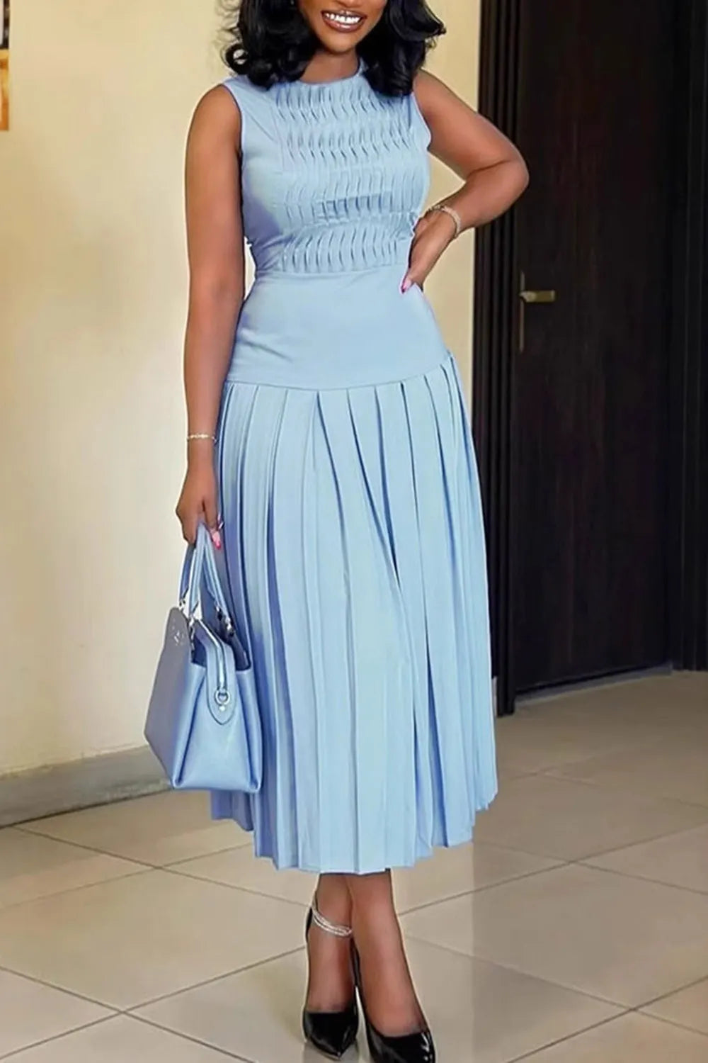 Round Neck Sleeveless Pleated Solid Color A-Line Formal Maxi Dresses-Blue
