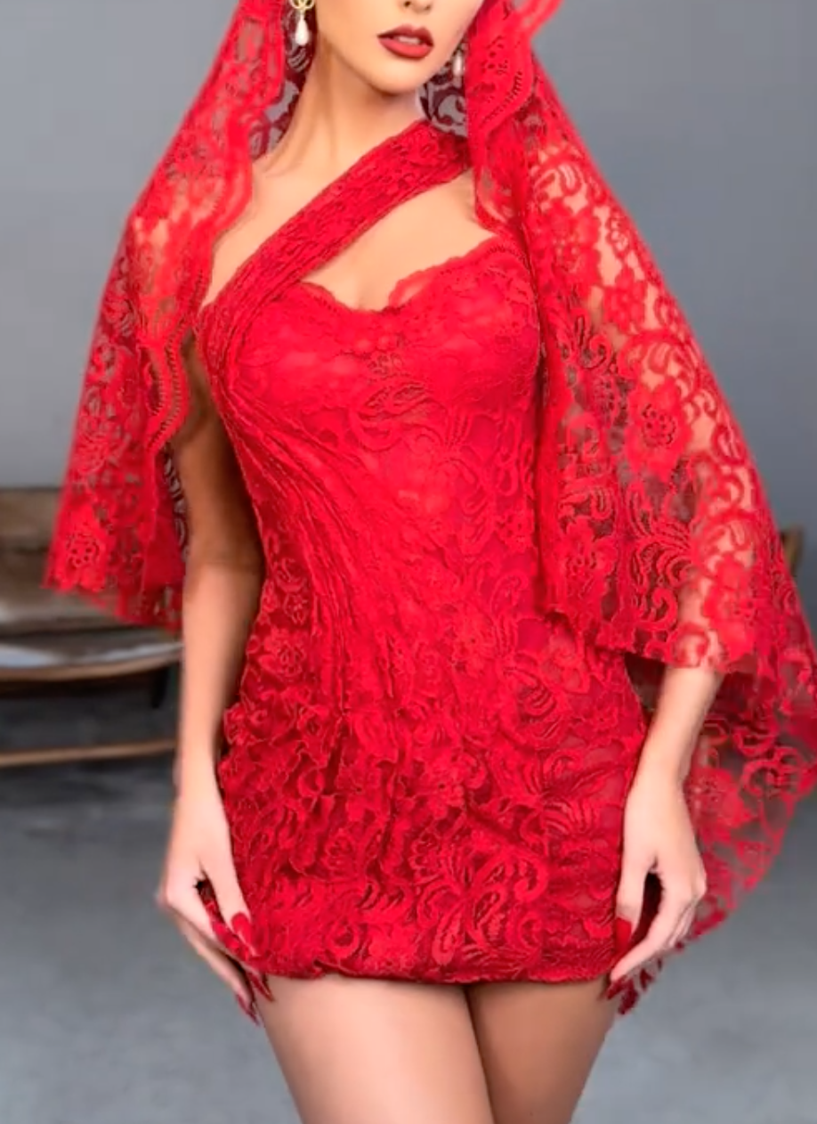 Glamorous Red Evening Mini Dress – Intricate Floral Lace & Sheer Cape Overlay