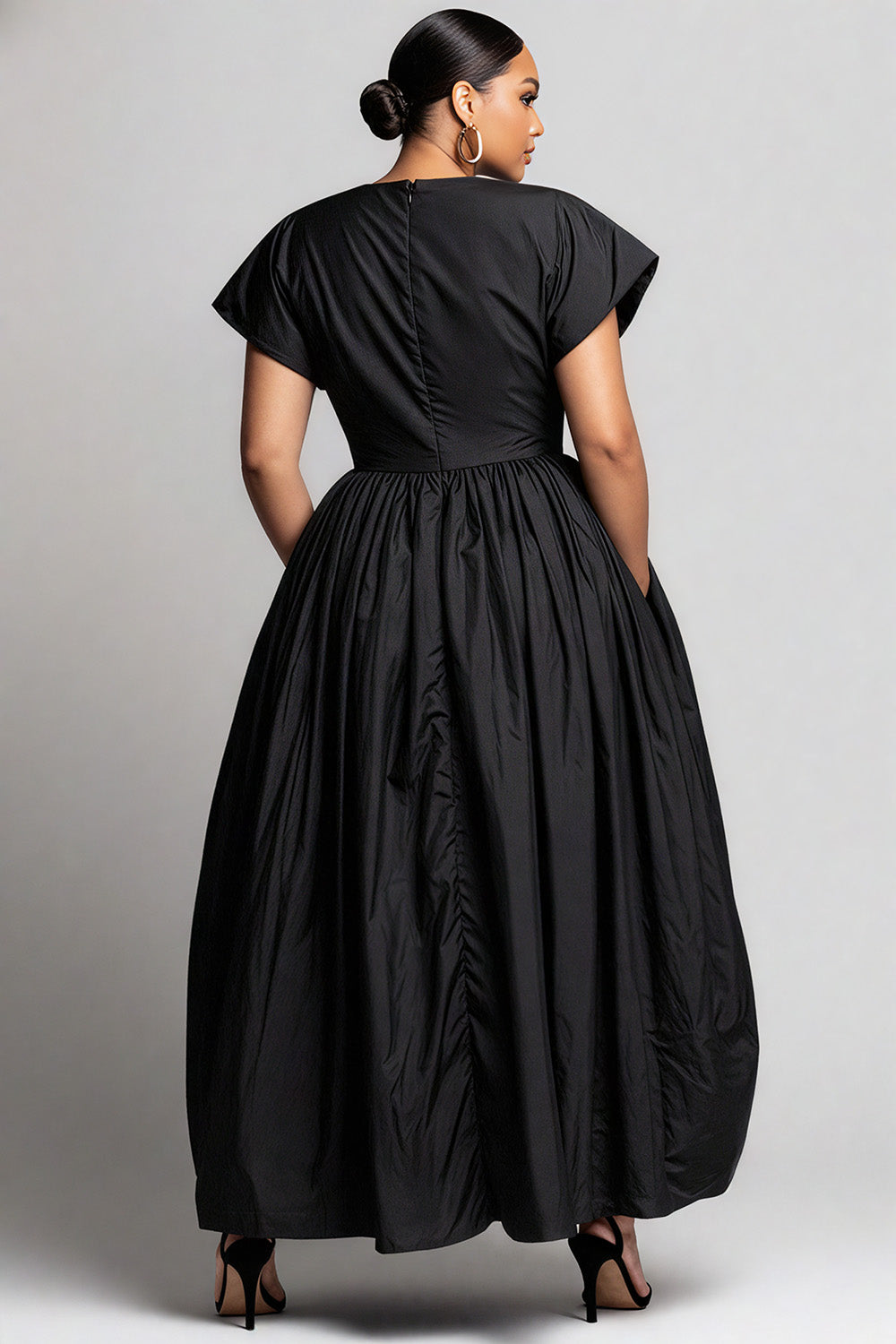 Semi  Black Round Neck Short Sleeve 3D Casual Pocket Maxi Dresses