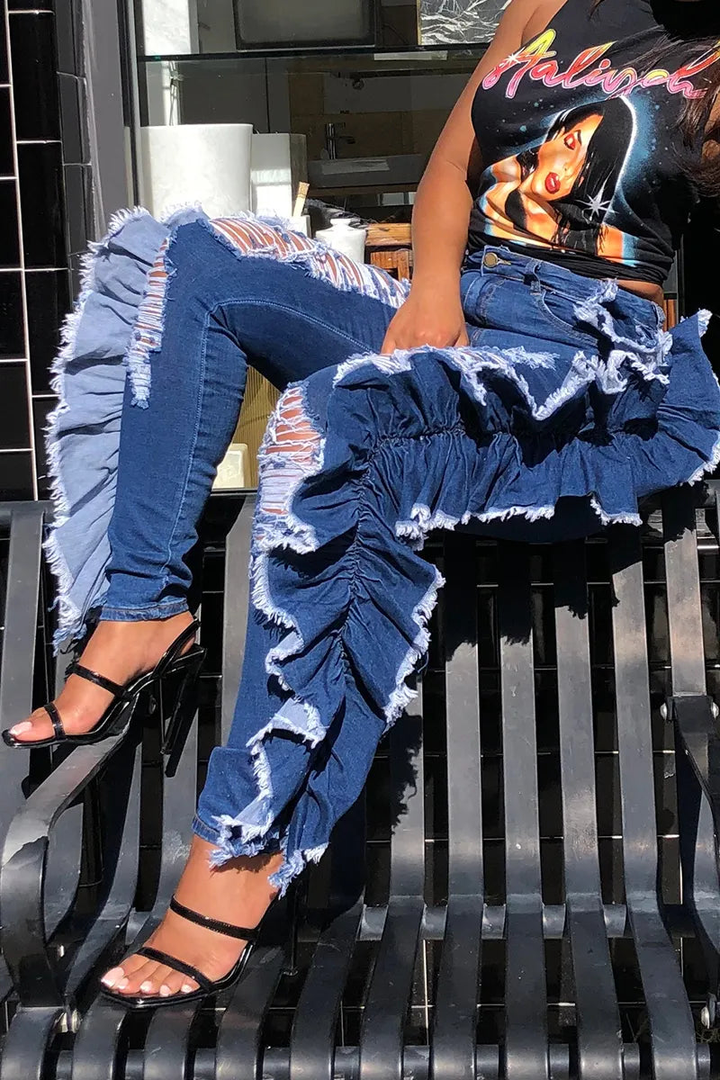 Women's Distressed Skinny Jeans With Asymmetrical Hem