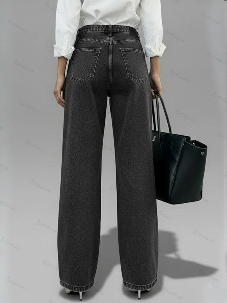 Casual And Stylish Jeans With Metal Buckles.